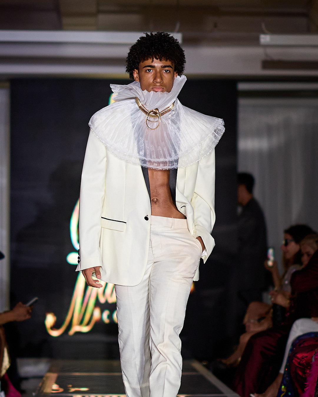 White Majesty Suit