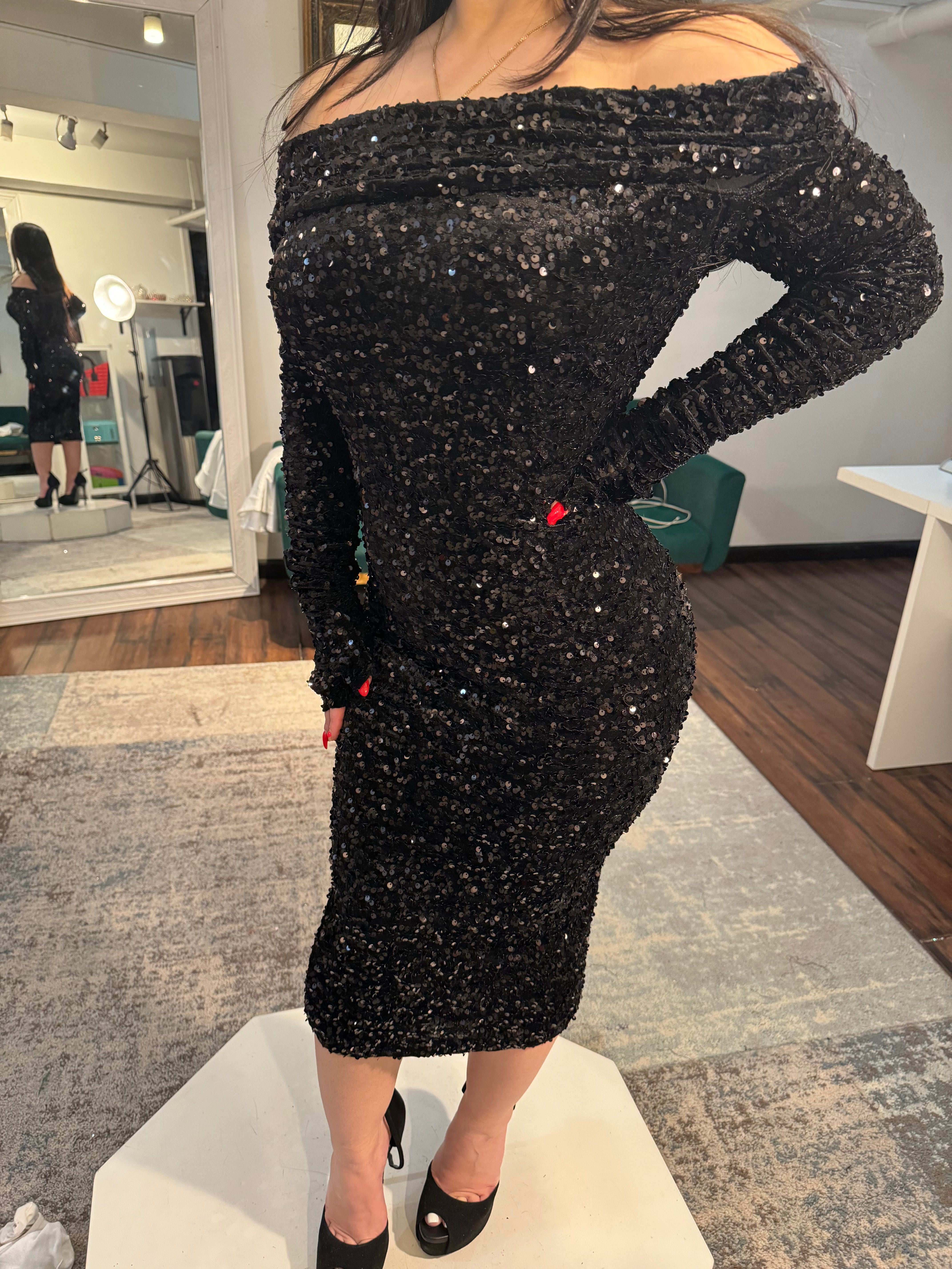 Gresa's Velvet Sequins Dress
